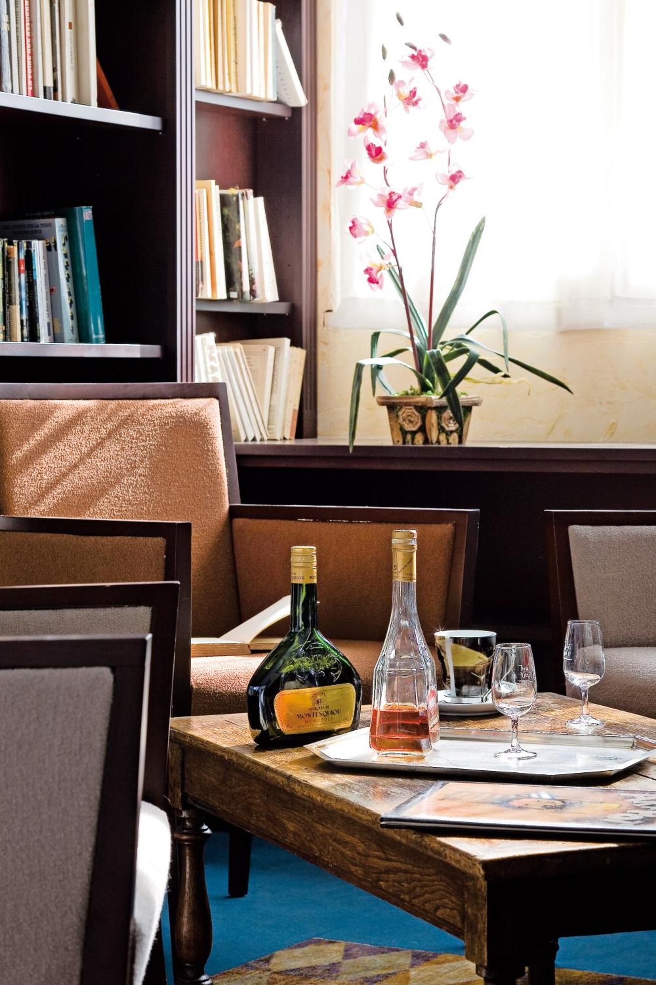 Le Parc Des Fees Hotel Retaurant & Spa Ла-Бурбуль Экстерьер фото